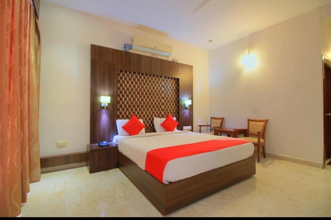 Grand Milestone Hotel Mysore Exterior photo