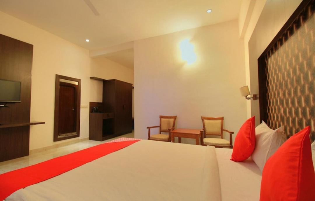 Grand Milestone Hotel Mysore Exterior photo