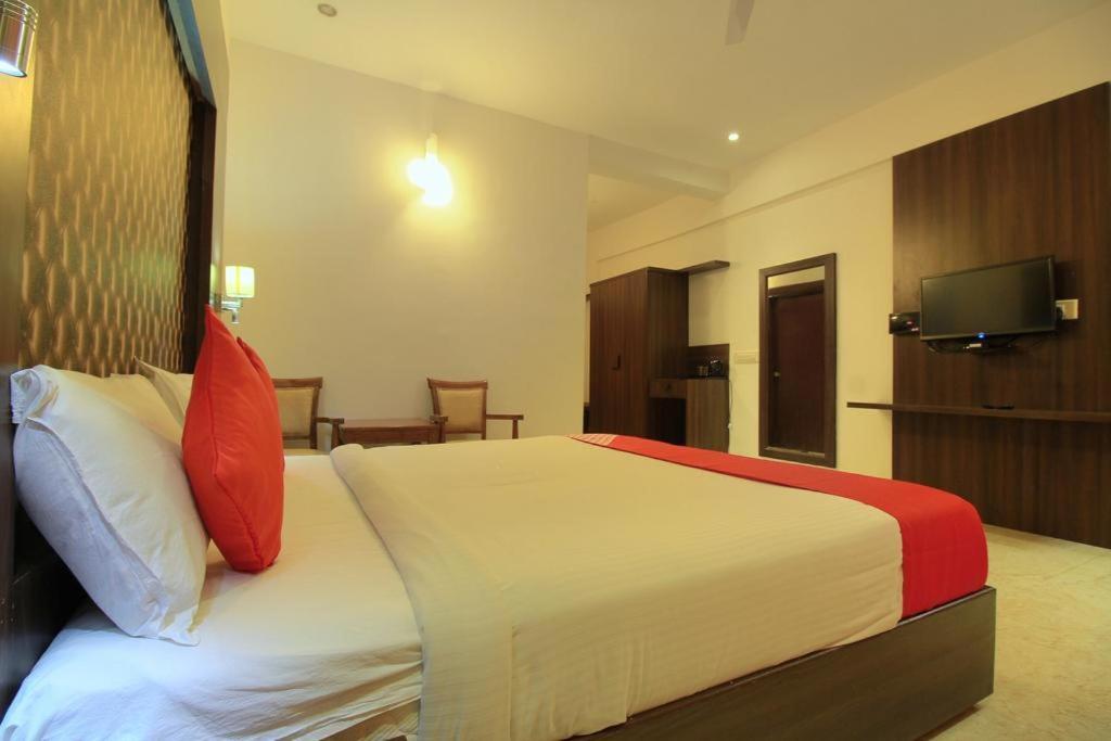 Grand Milestone Hotel Mysore Exterior photo